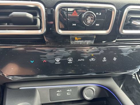 New 2026 Nissan Sentra SR w/ Floor Mat Package FWD image 18
