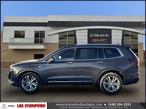 Used 2023 Cadillac XT6 Premium Luxury image 2