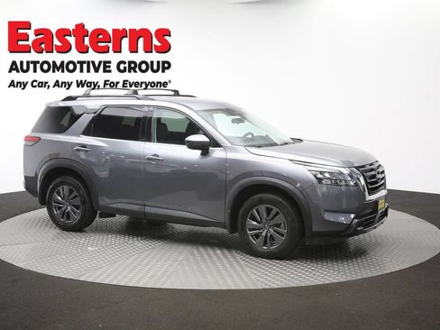 Used 2024 Nissan Pathfinder SV AWD/4WD image 49