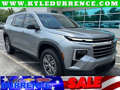 Used 2025 Chevrolet Traverse LT w/ Driver Confidence Package