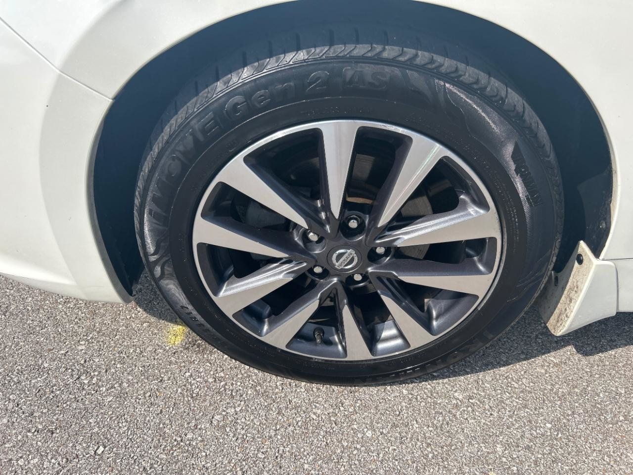 Used 2017 Nissan Altima 2.5 SL w/ 2.5 Technology Package FWD image 11