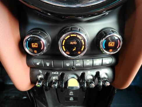Used 2024 MINI Cooper SE FWD image 39