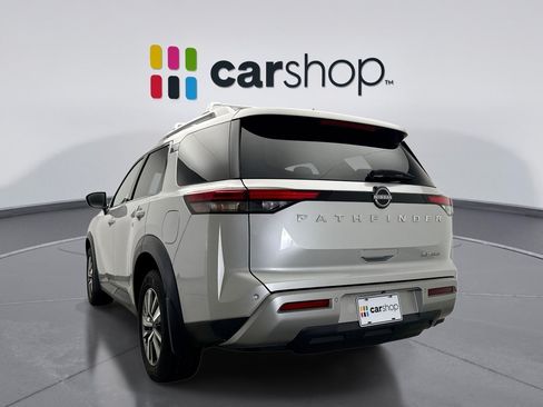 Used 2023 Nissan Pathfinder SL AWD/4WD image 3