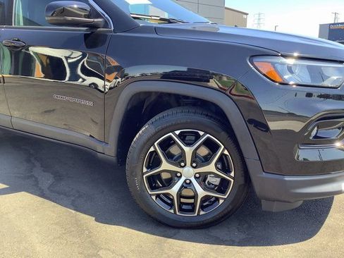 Used 2024 Jeep Compass Limited image 3