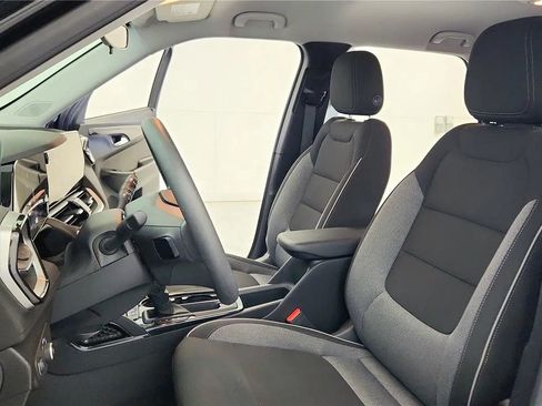 Used 2025 Chevrolet TrailBlazer LT image 27