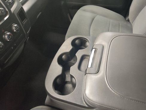 Used 2017 RAM 1500 Express RWD image 26