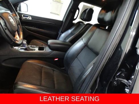 Certified 2022 Jeep Grand Cherokee Laredo X AWD/4WD image 2