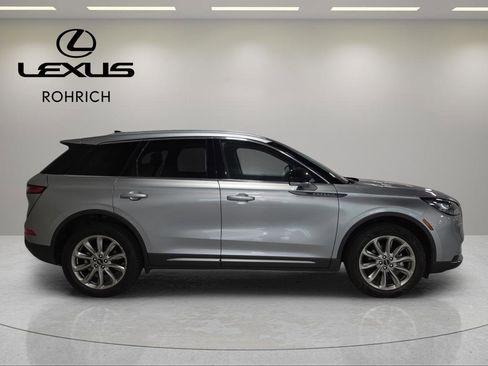 Used 2022 Lincoln Corsair Standard w/ Premium Package image 4