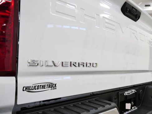 Used 2023 Chevrolet Silverado 2500 LT image 10