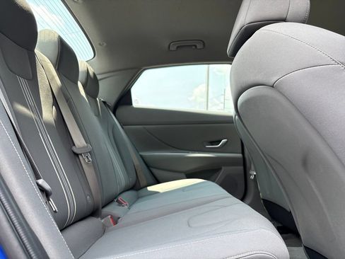 Used 2024 Hyundai Elantra SEL FWD image 31