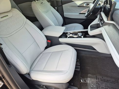 New 2026 Ford Explorer Platinum w/ LUX Leather Package AWD/4WD image 22