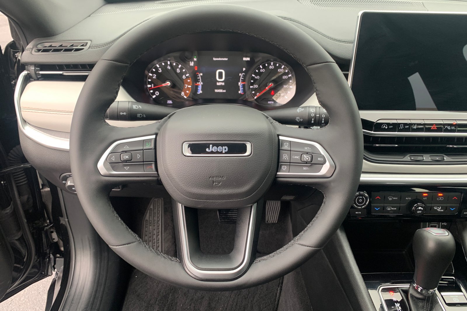 Used 2025 Jeep Compass Limited AWD/4WD image 28