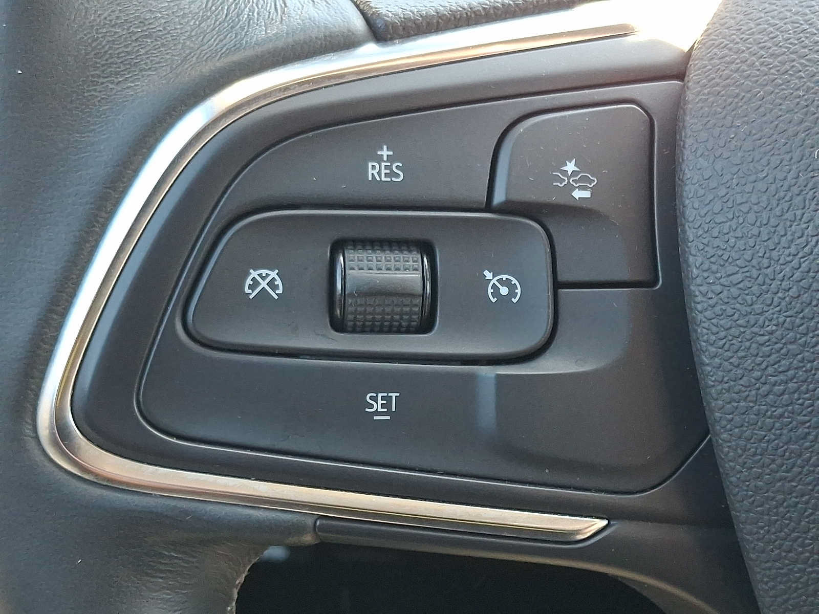 Used 2023 Buick Encore GX Select w/ Safety Package II AWD/4WD image 21