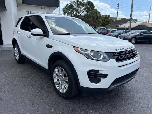 Used 2019 Land Rover Discovery Sport SE image 8