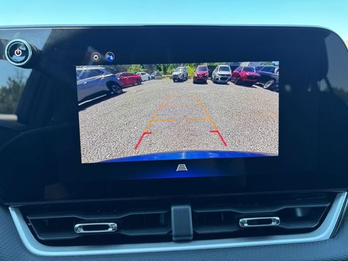 Used 2025 Chevrolet Equinox LT FWD image 24