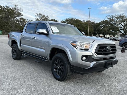 Used 2023 Toyota Tacoma SR5 w/ Technology Package image 3