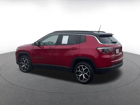 Used 2025 Jeep Compass Limited image 10