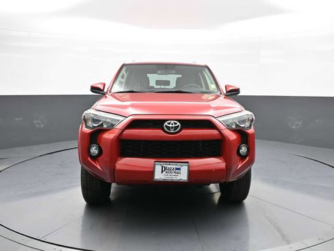 Used 2016 Toyota 4Runner SR5 AWD/4WD image 2