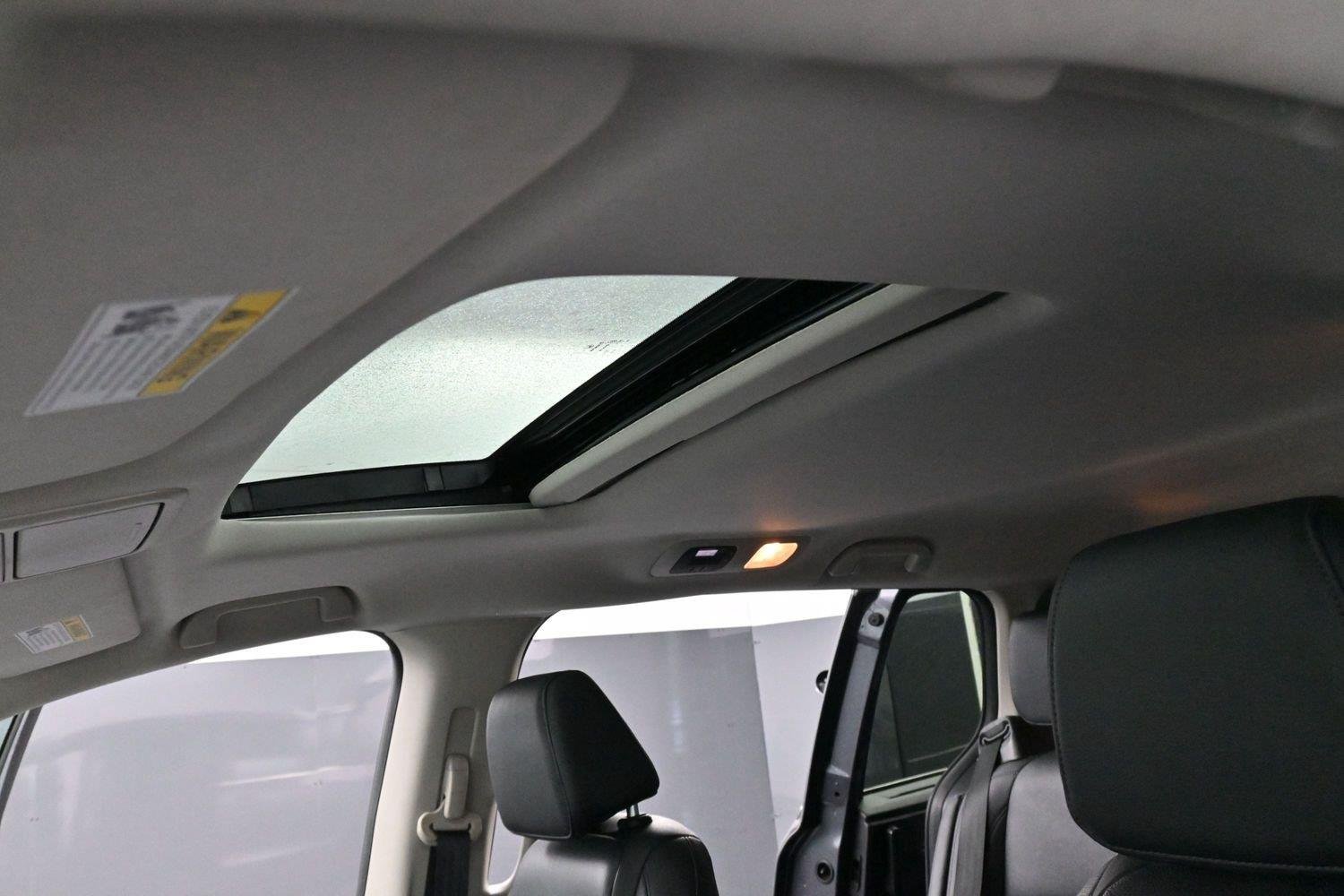 Used 2025 Honda Odyssey EX-L image 32