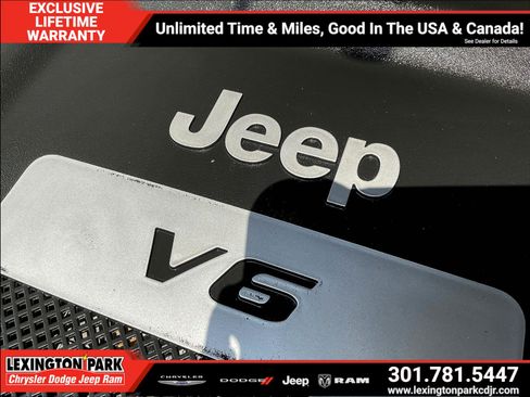 Used 2017 Jeep Wrangler Unlimited Rubicon w/ Dual Top Group AWD/4WD image 29