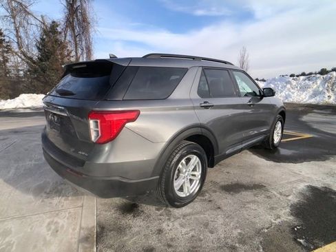 Used 2023 Ford Explorer XLT w/ Equipment Group 202A image 6