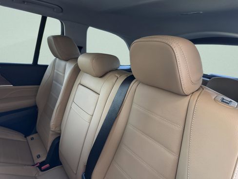 Certified 2026 Mercedes-Benz GLS 450 4MATIC image 32