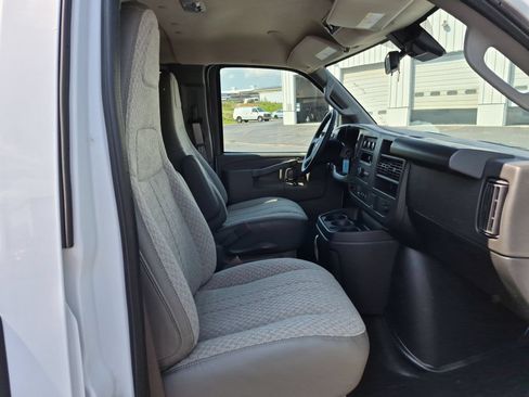 Used 2024 Chevrolet Express 3500 Extended RWD image 25