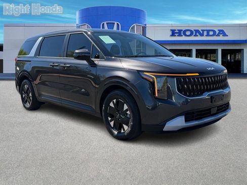 Used 2025 Kia Carnival LXS image 10