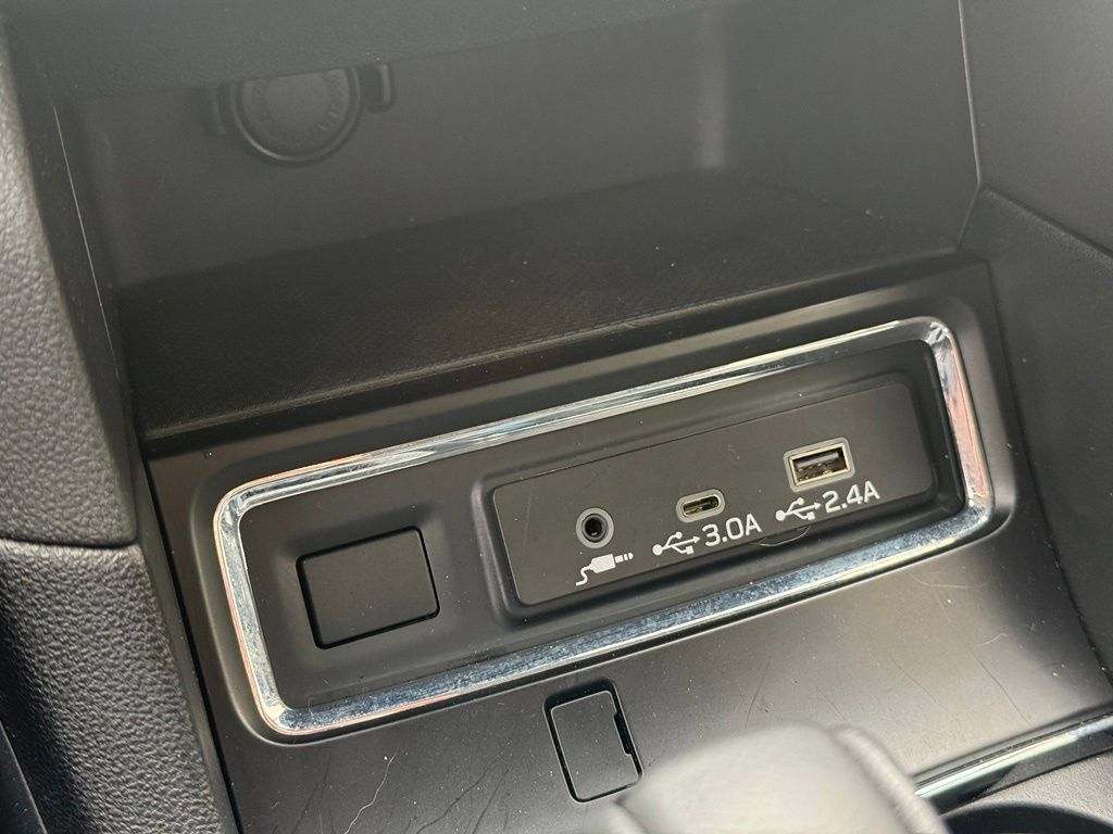 Used 2023 Subaru Ascent Limited AWD/4WD image 19