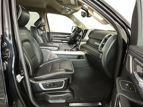 Used 2019 RAM 1500 Laramie AWD/4WD image 34