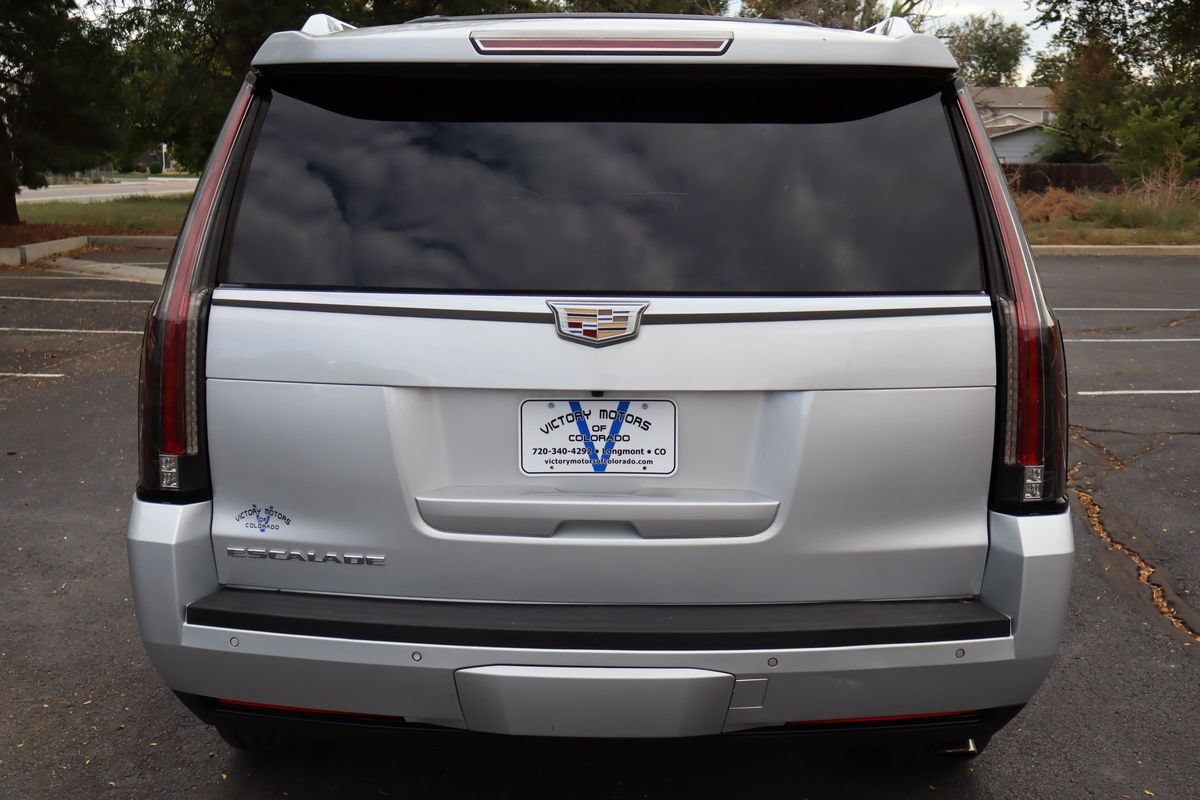 Used 2016 Cadillac Escalade Luxury AWD/4WD image 6