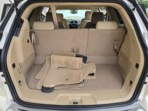 Used 2011 Buick Enclave CXL FWD image 13