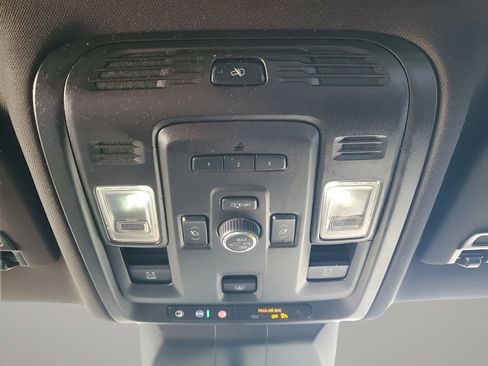 Used 2022 Cadillac Escalade ESV Premium Luxury image 41