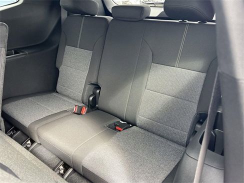 New 2025 GMC Acadia Elevation image 26