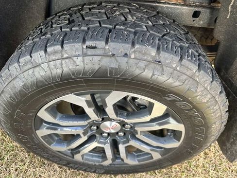 Used 2024 GMC Canyon AT4 w/ Canyon Safety Plus Package image 15