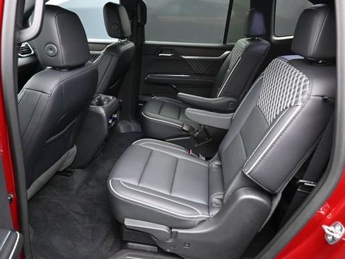 Used 2024 GMC Acadia Denali AWD/4WD image 15