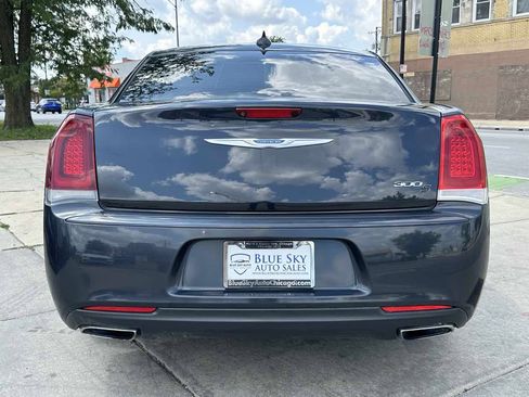 Used 2018 Chrysler 300 S RWD image 6