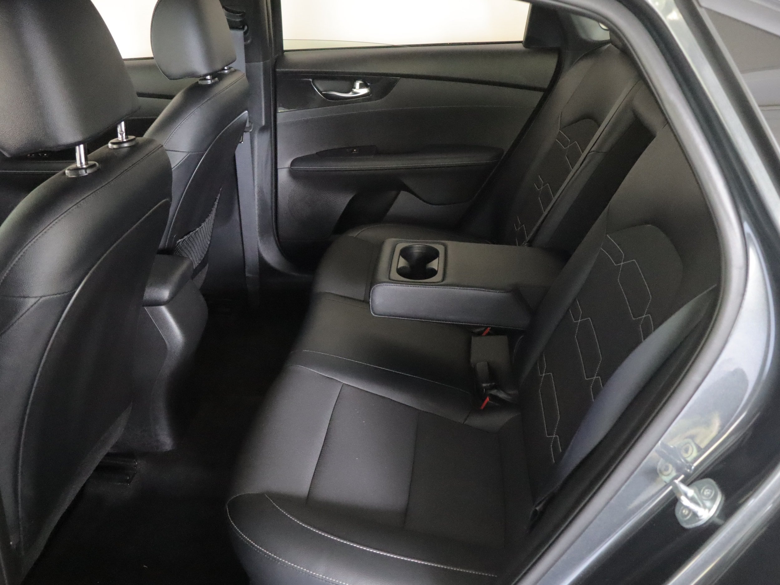 Used 2023 Kia Forte GT-Line w/ GT-Line Premium Package FWD image 9