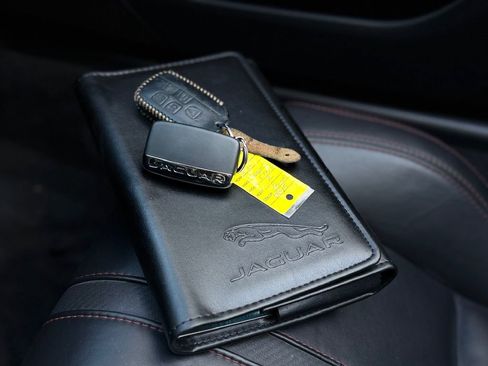 Used 2016 Jaguar F-TYPE R image 36