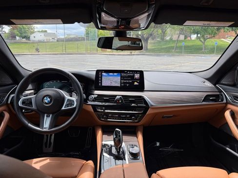 Used 2022 BMW M550i xDrive w/ Executive Package AWD/4WD image 12