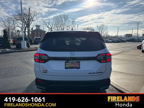 Used 2025 Honda Pilot Black Edition image 4