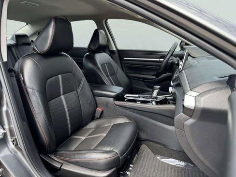 Used 2023 Nissan Altima 2.5 SR FWD image 45