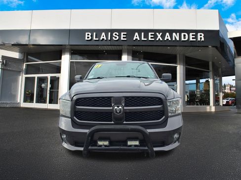 Used 2017 RAM 1500 Express image 9