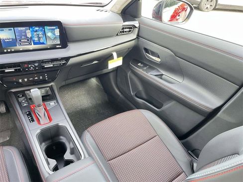 New 2026 Nissan Kicks SR w/ Illumination Package image 27