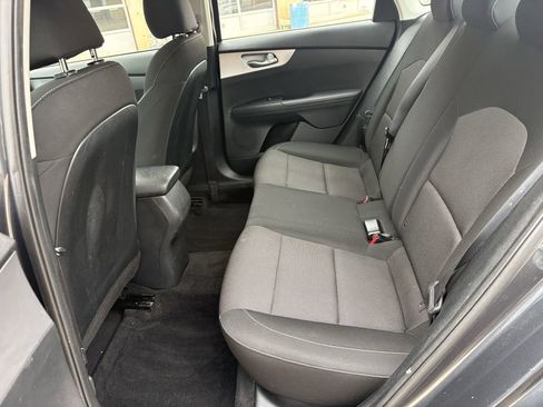 Used 2022 Kia Forte LXS w/ LXS Technology Package FWD image 21