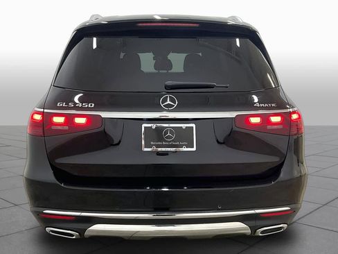 Certified 2025 Mercedes-Benz GLS 450 4MATIC image 5
