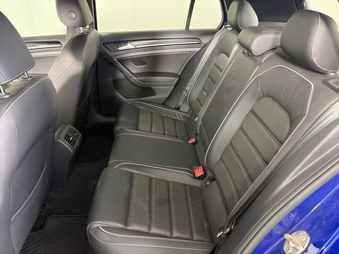 Used 2018 Volkswagen Golf R 4-Door AWD/4WD image 13