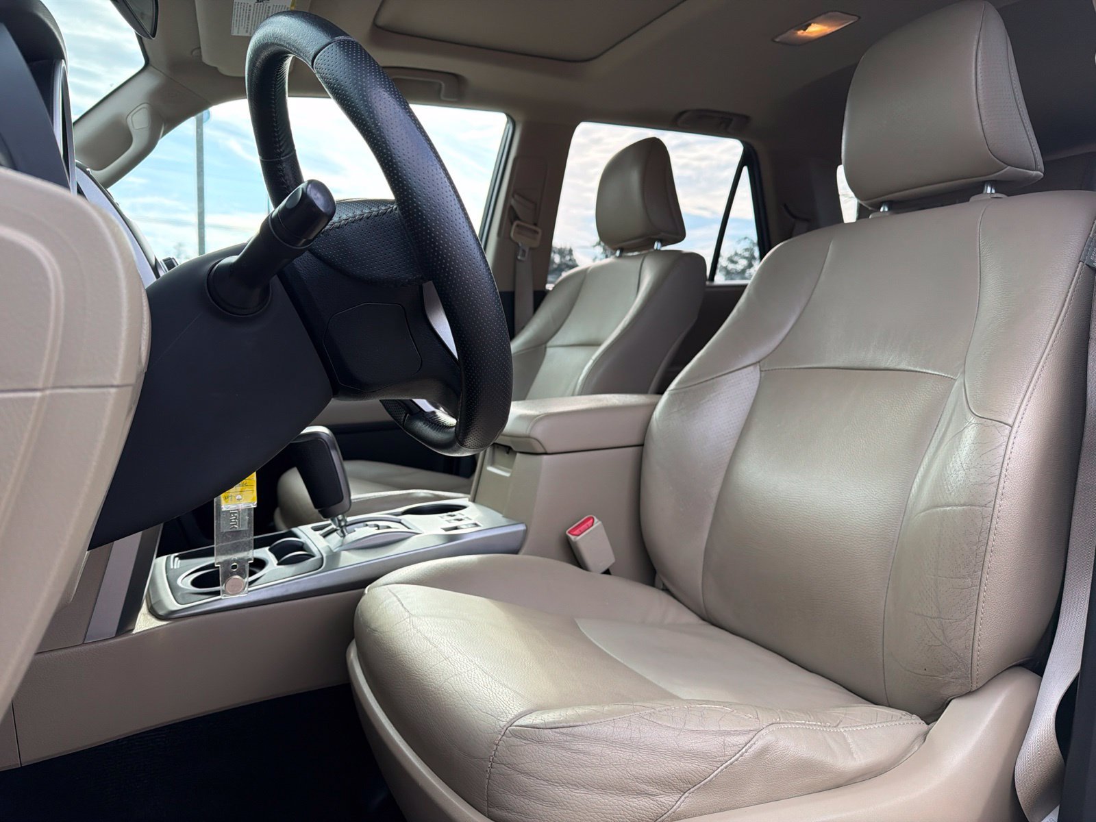 Used 2011 Toyota 4Runner SR5 w/ Premium Pkg w/Leather RWD image 8