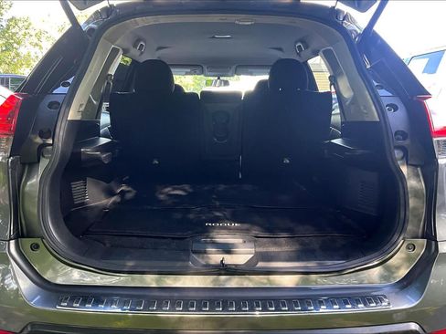 Used 2018 Nissan Rogue SV AWD/4WD image 30