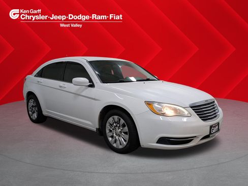 Used 2014 Chrysler 200 LX FWD image 1